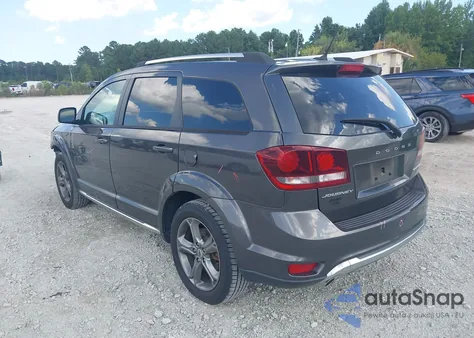 2018 Dodge Journey Crossroad z USA, uszkodzony, nr VIN 3C4PDCGGXJT215820